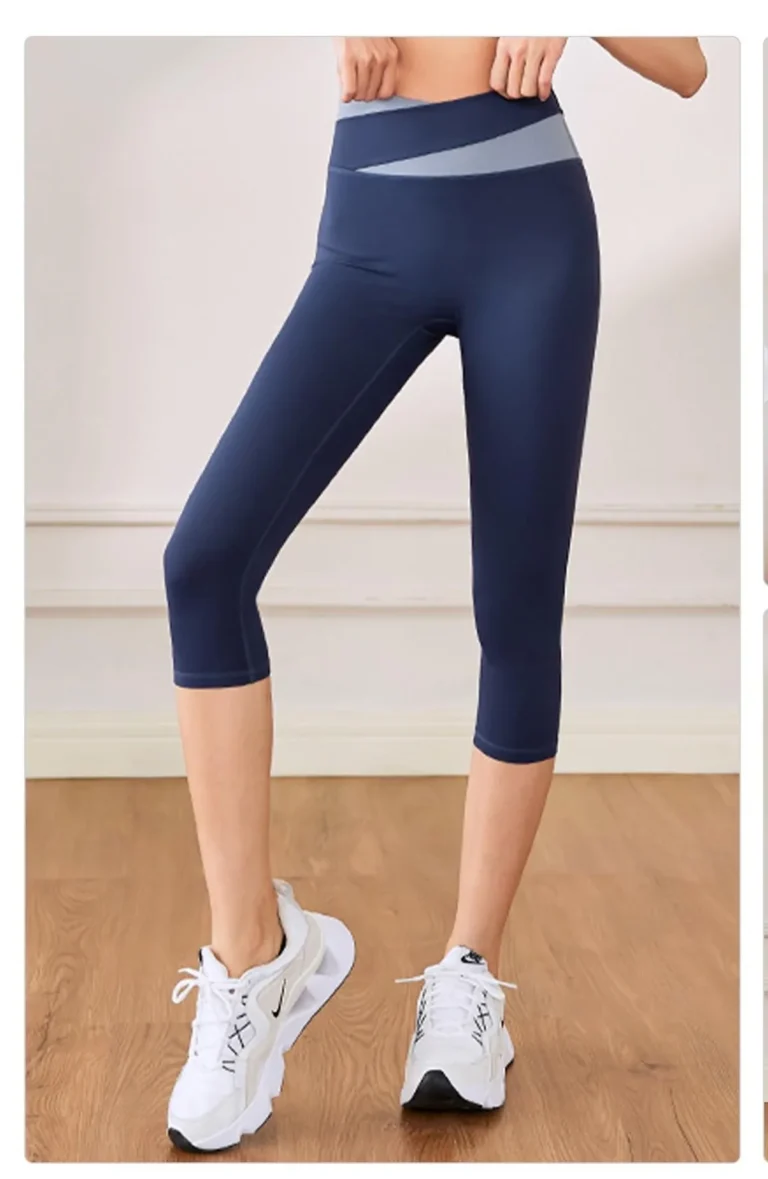 Peach Color-Block Capri Leggings